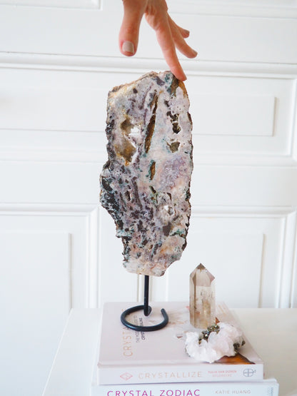 Pink Amethyst auf Ständer . Pink Amethyst on Stand ca. 34 cm [51] - aus Patagonien