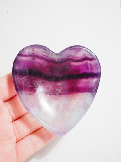 Regenbogen Fluorit Herz Schale Schmuckschale . Rainbow Fluorite Mini Heart Bowl ca. 7 cm - aus China Handcarved HIGH QUALITY