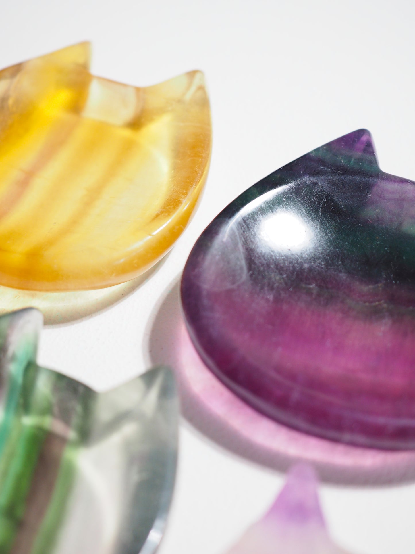 Regenbogen Fluorit Katze Schale Schmuckschale . Rainbow Fluorite Cat Bowl ca. 7 cm - aus China Handcarved HIGH QUALITY
