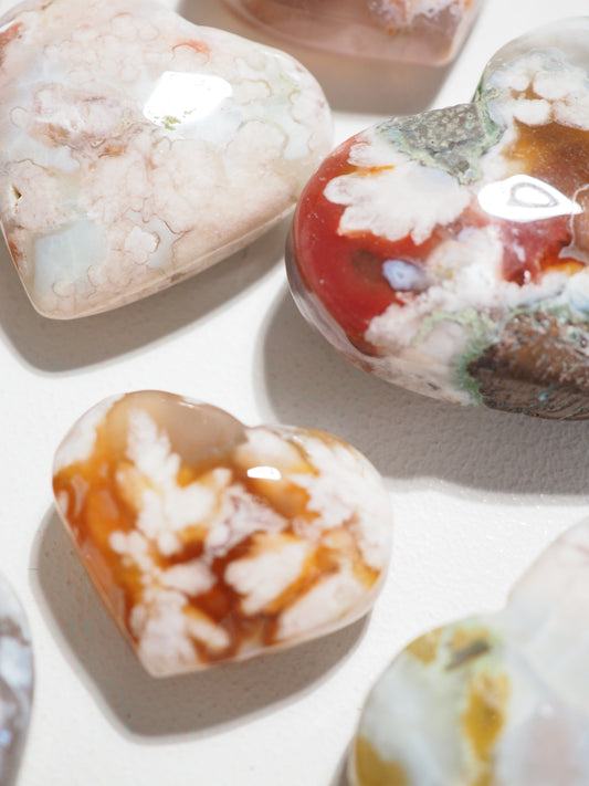 Blumenachat Herz . Flower Agate Heart ca. 2.5-5 cm  - aus Madgascar