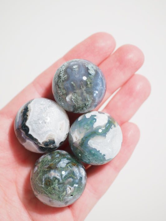 Moosachat Kugel . Moss Agate Sphere  ca. 2.5 cm -High Quality