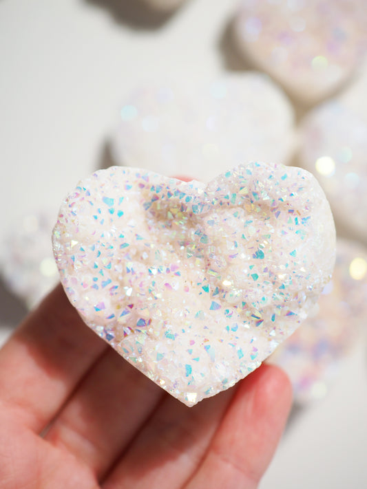 Angel Aura weißes Quarz Bergkristall Herz . Angelaura White Quartz Heart - aus China