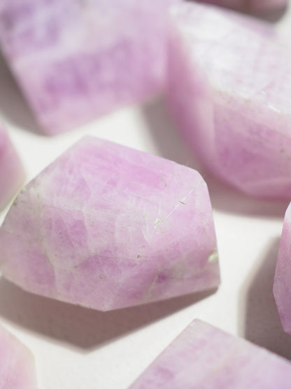 Kunzit Freiform . Kunzite Freeform ca. 4-5 cm