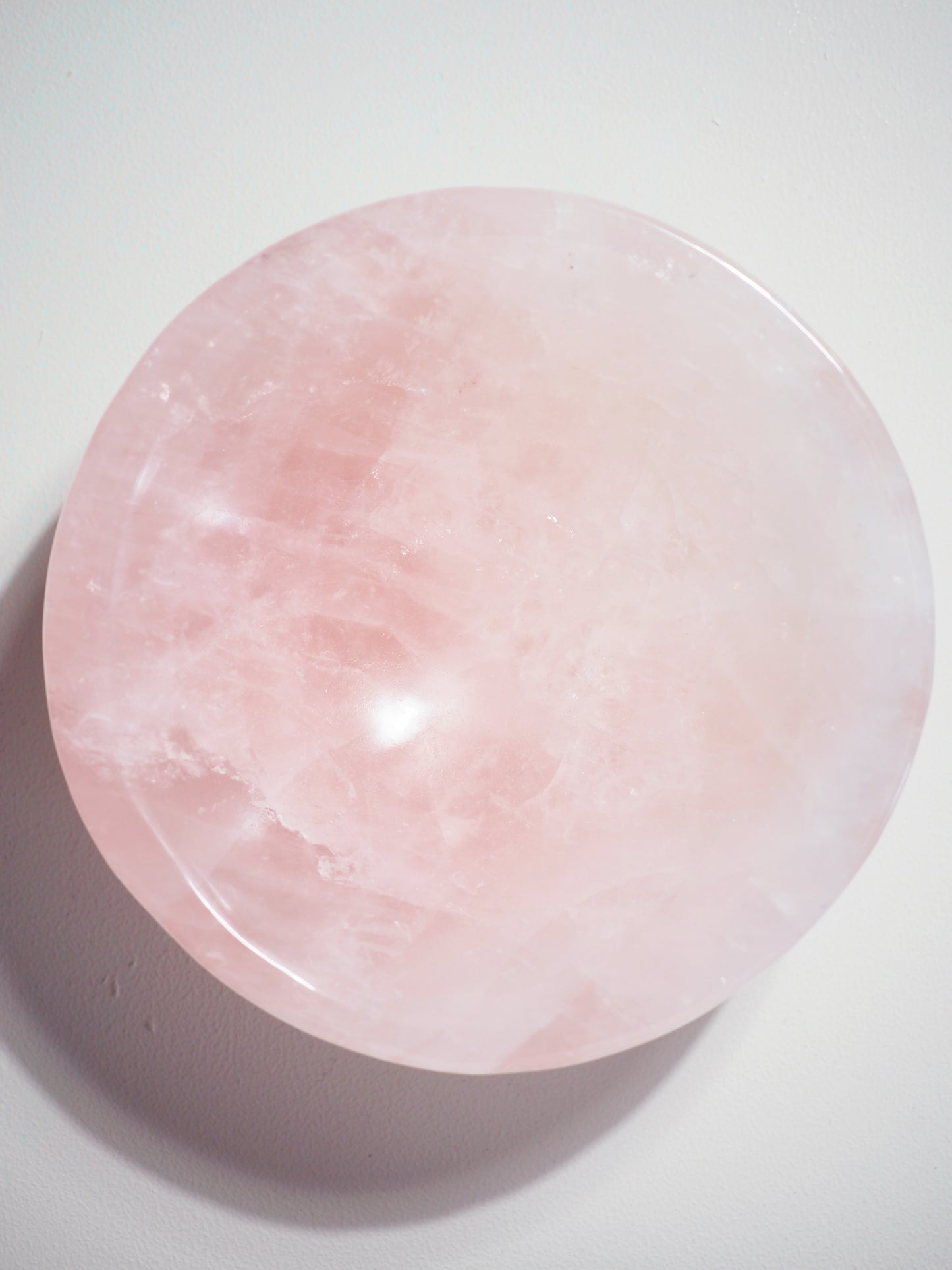 Rosenquarz Runde Schale / Rosequartz round Bowl 2.5 Kg  16 cm-  Handcarved - aus Madagascar