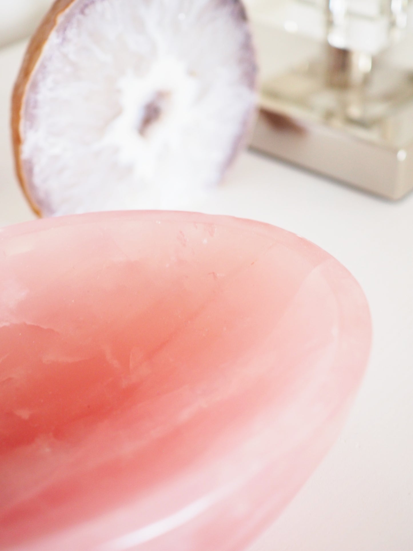 Schale Rosenquarz Oval .  Rosequartz Oval Bowl 1.3 Kg  17 cm - aus Madagascar  Handcarved