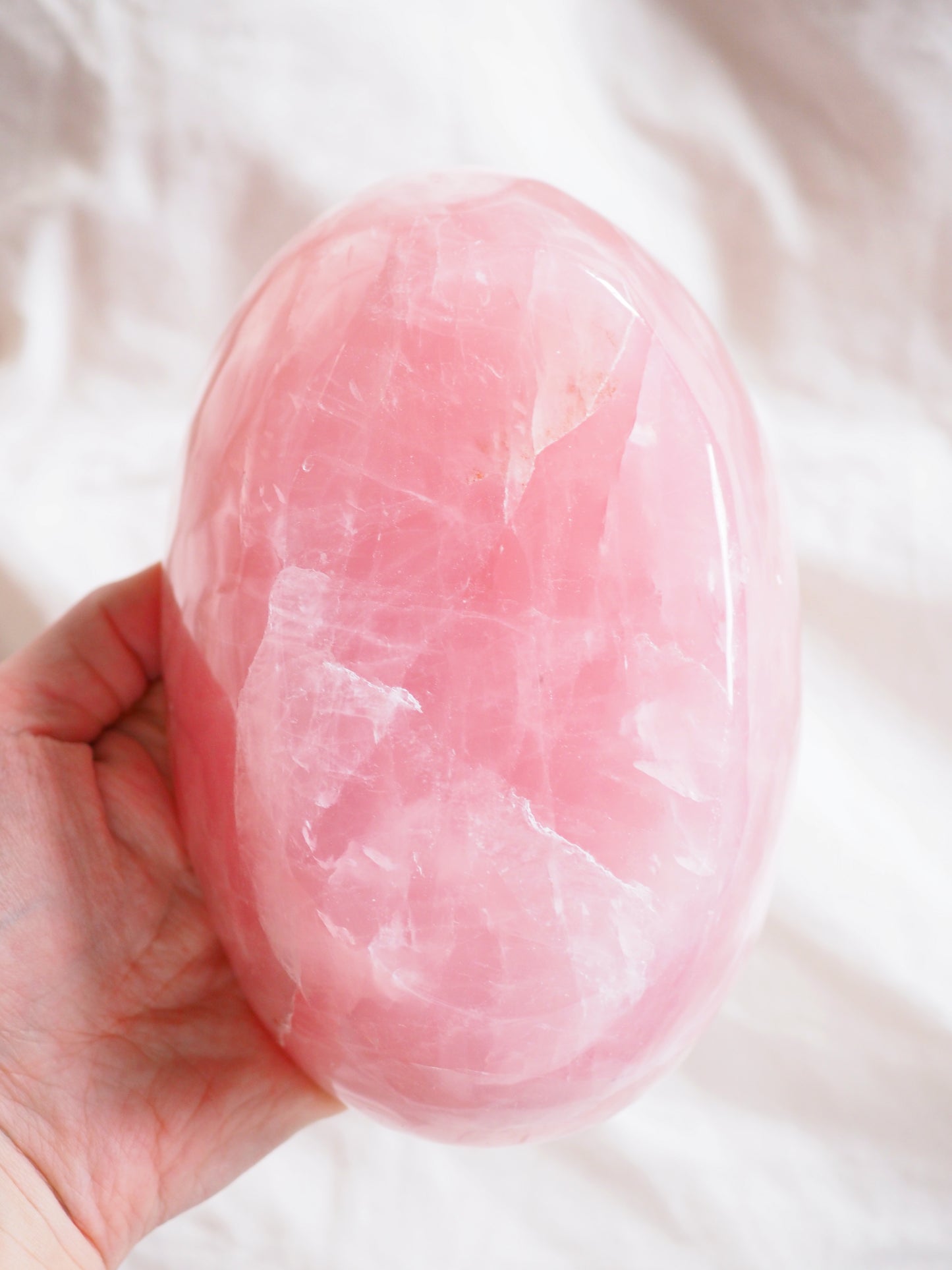 Schale Rosenquarz Oval .  Rosequartz Oval Bowl 1.3 Kg  17 cm - aus Madagascar  Handcarved