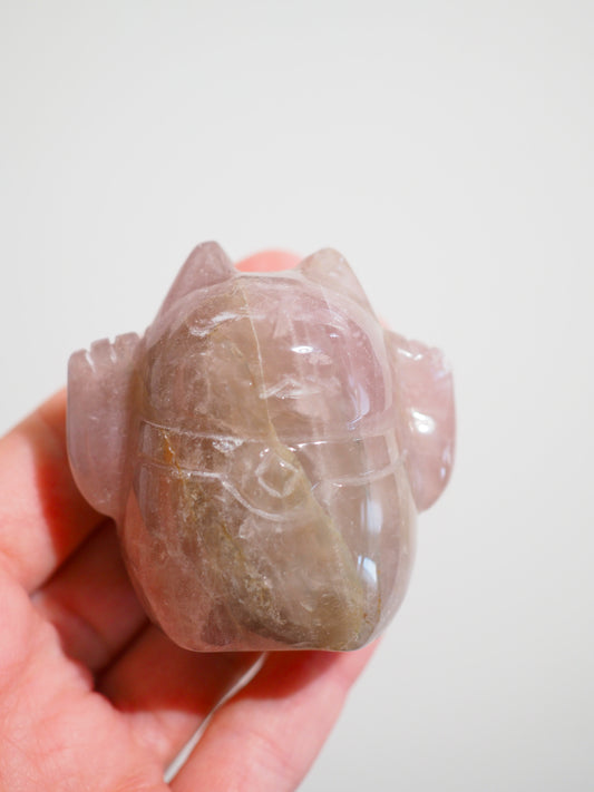 Lavendel Blauer Rosenquarz Glücks Katze . Lavender Blue Rosequartz Lucky Cat ca. 5.5 cm - aus Indien Hand Carved