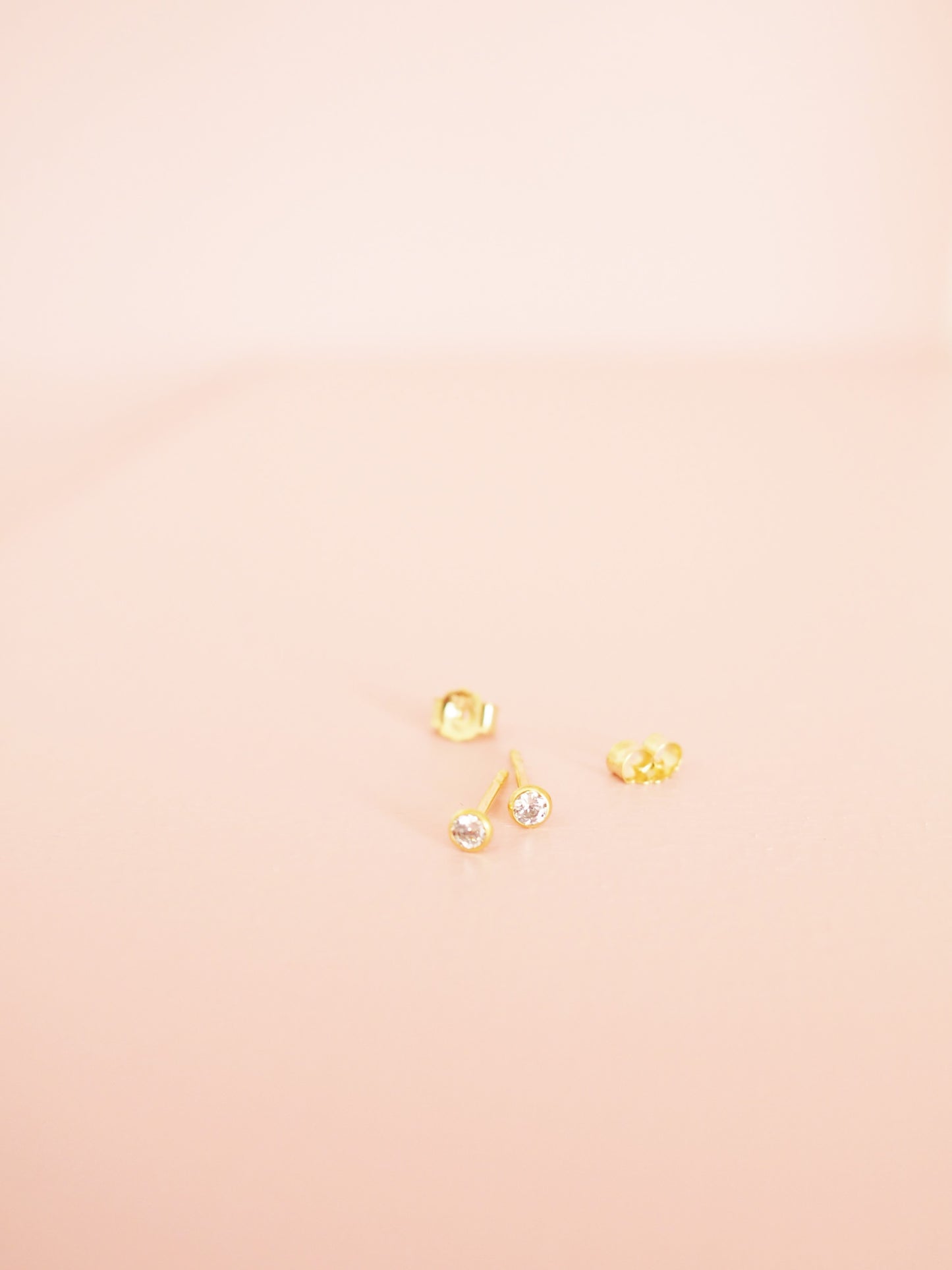 333 Gold Ohrstecker Minimalistisch mit Zirkonia