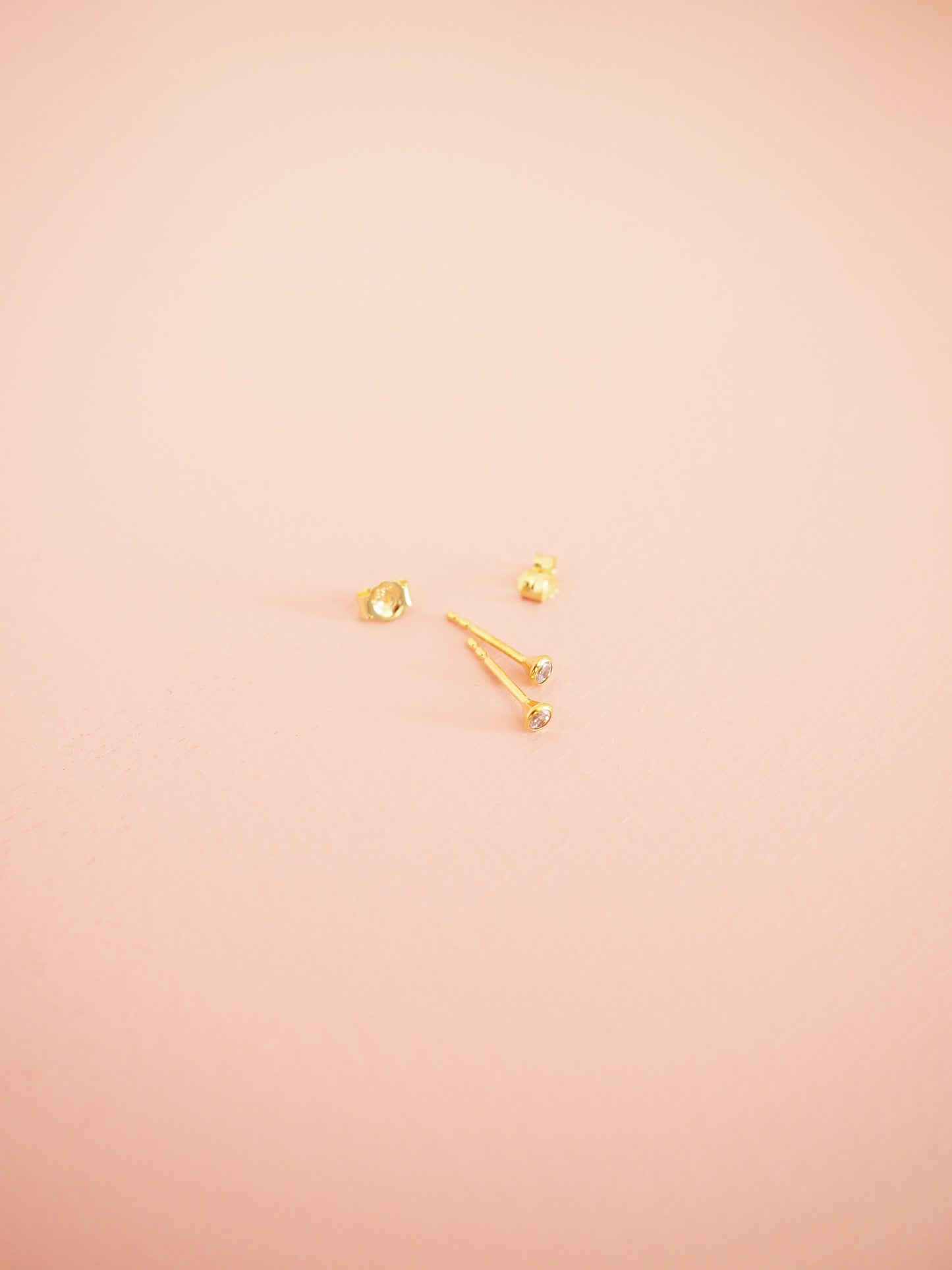 333 Gold Ohrstecker Minimalistisch mit Zirkonia