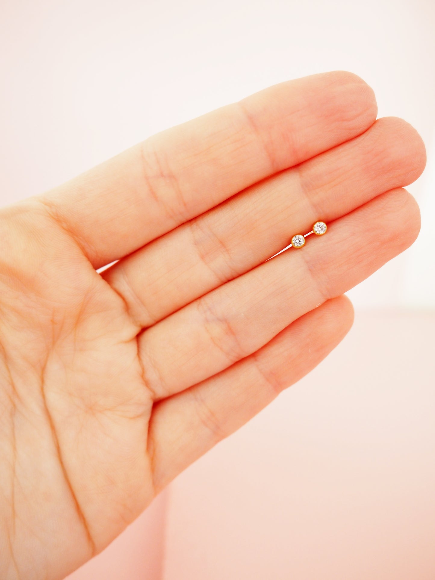 333 Gold Ohrstecker Minimalistisch mit Zirkonia